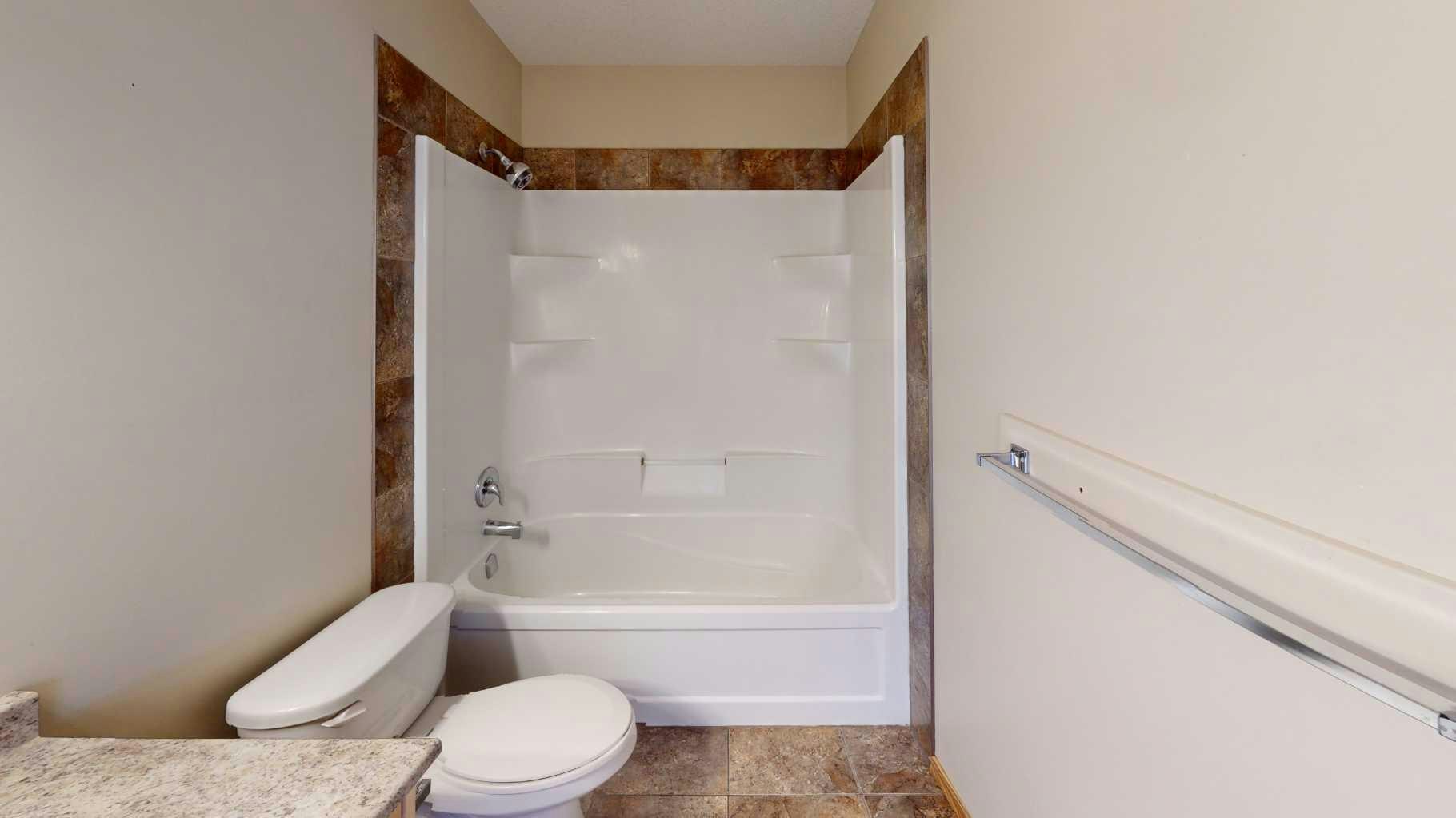 B-9911 109 Avenue, Grande Prairie, AB, T8V 1R7 - 9