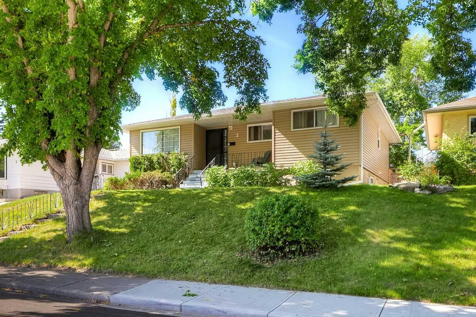 3 Creston Crescent NW, Calgary, AB, T2M 4J9
