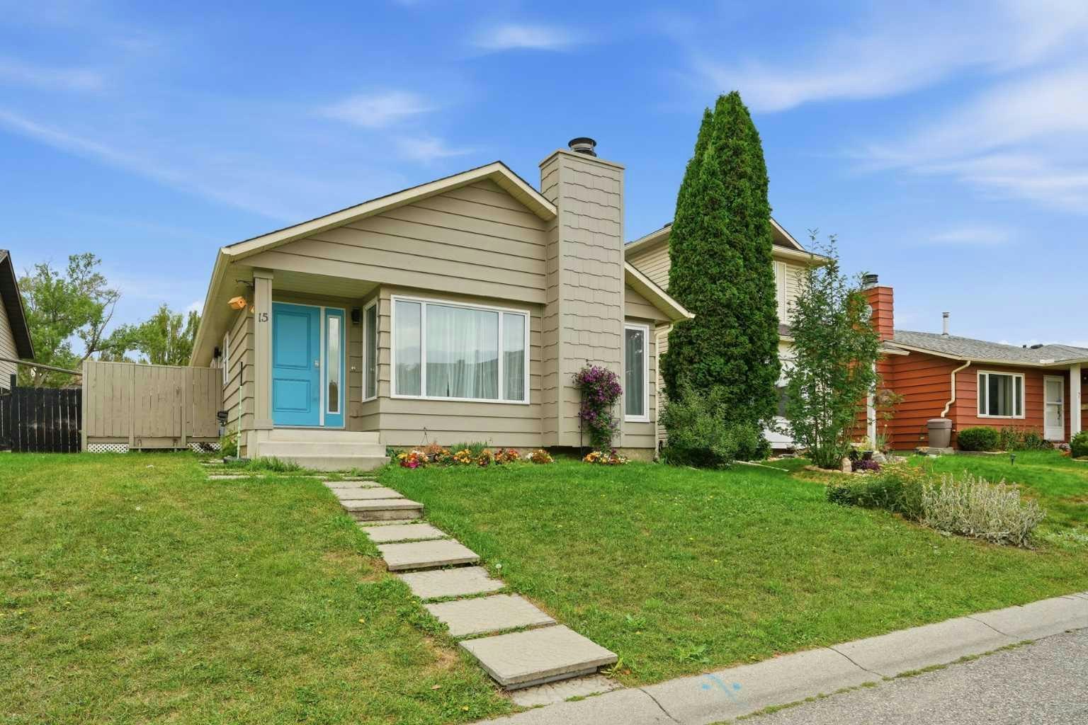 15 Deersaxon Road SE, Calgary, AB, T2J 6T1