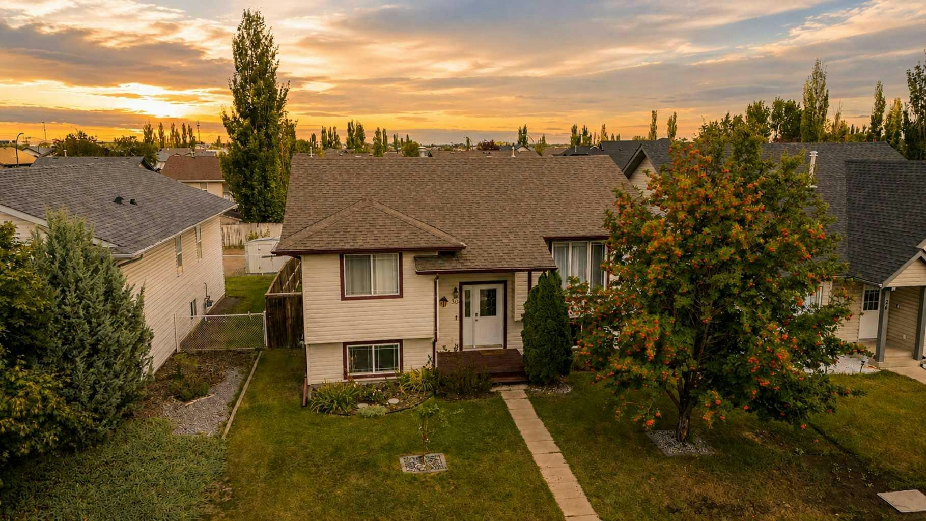 30 Kirkland Close, Red Deer, AB, T4P 4A3