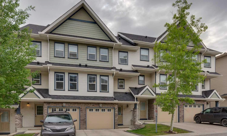 55 Panatella Road NW
