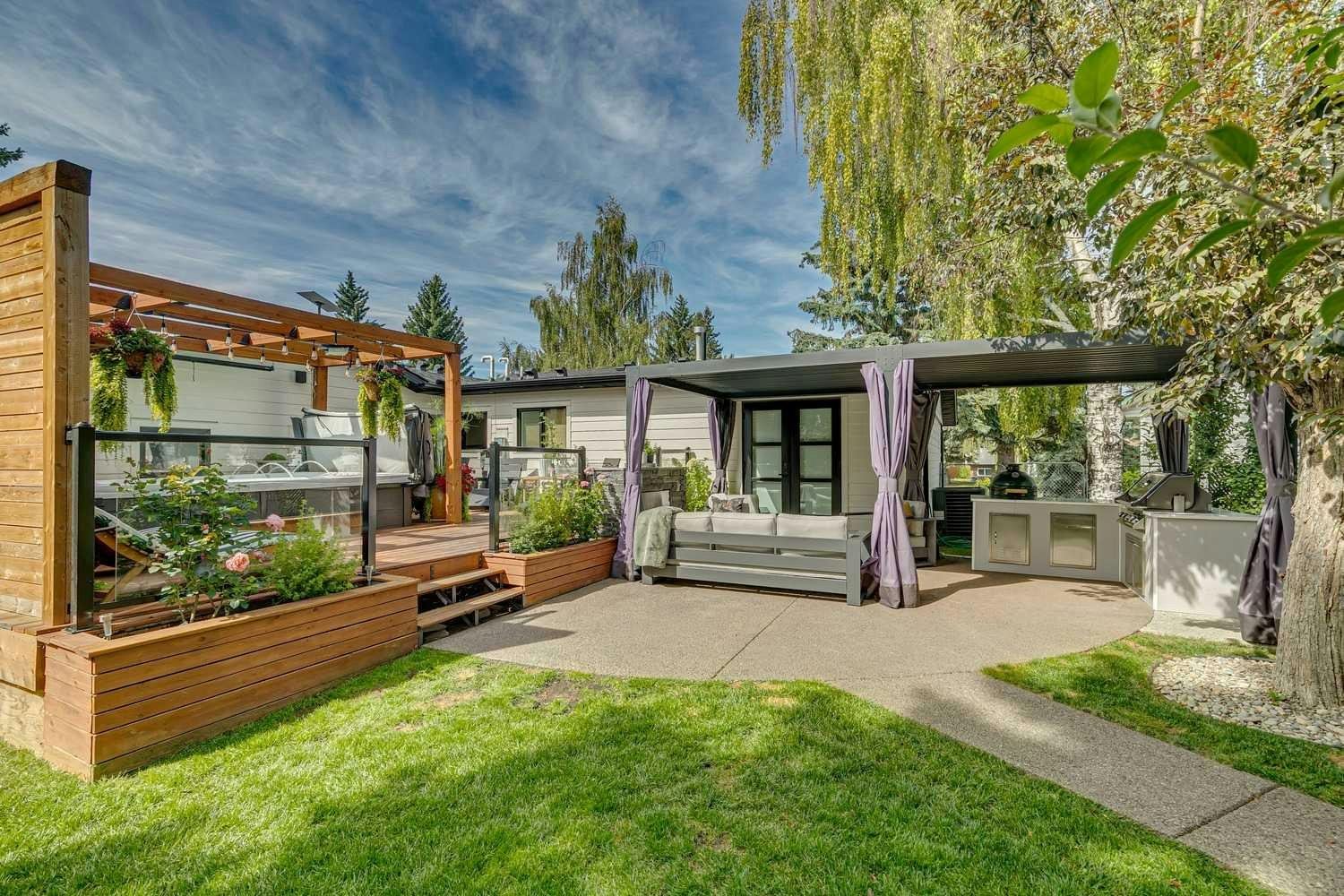 320 Braniff Place SW, Calgary, AB, T2W 1R7