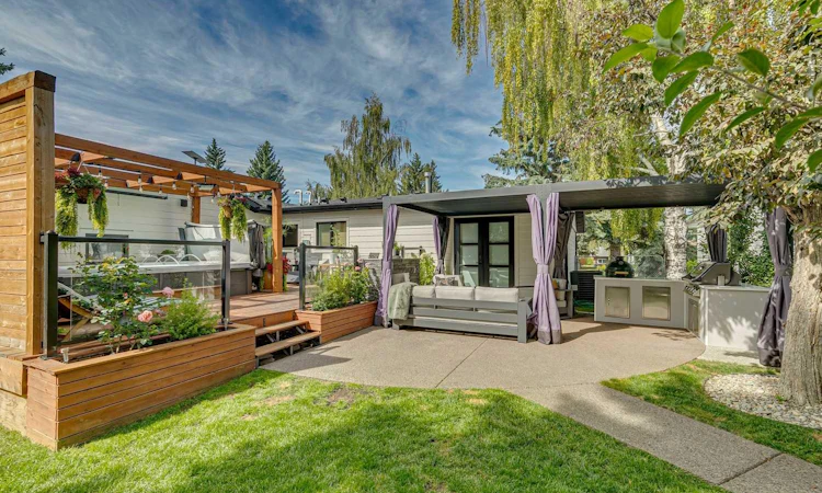 320 Braniff Place SW