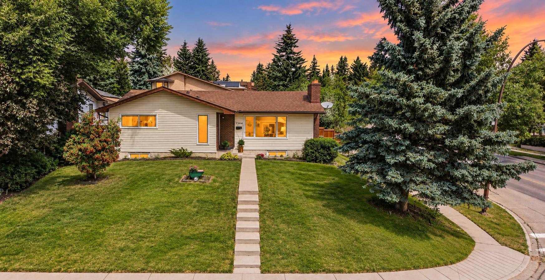 7304 Silver Springs Road NW, Calgary, AB, T3B 4E6