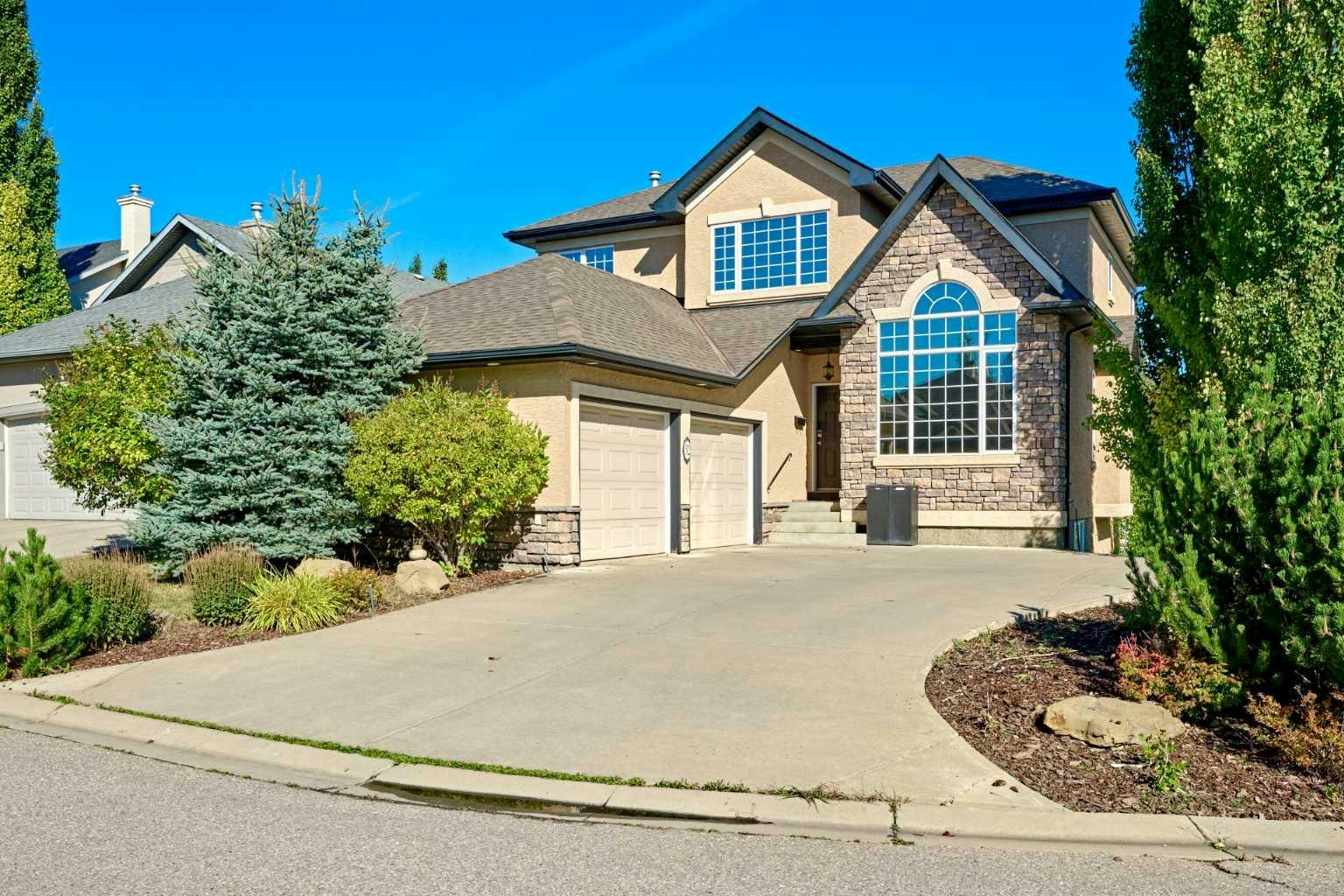 32 Evercreek Bluffs Crescent SW, Calgary, AB, T2Y 4P3