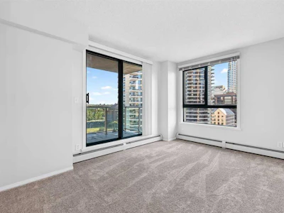 914-1111 6 Avenue SW - 4