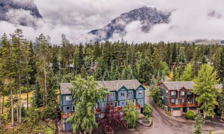 27-1022 Rundleview Drive