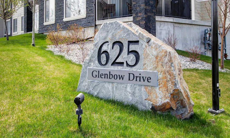 1108-625 Glenbow Drive