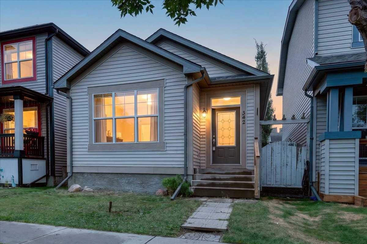 342 Prestwick Circle SE, Calgary, AB, T2Z 4P4