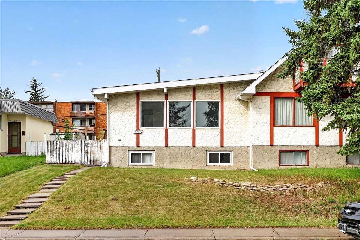 6325 Tregillus Street NW, Calgary, AB, T2K 3T4