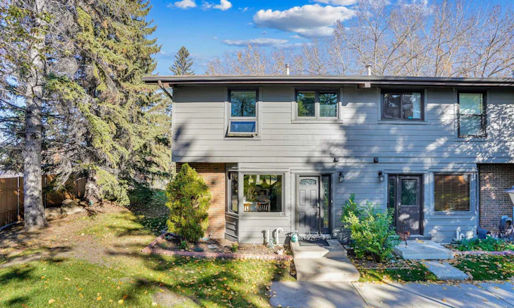 27-10910 Bonaventure Drive SE
