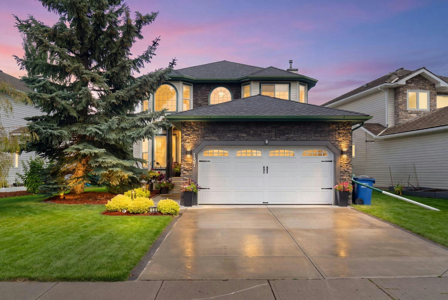 137 Gleneagles View SW, Cochrane, AB, T4C 1W1