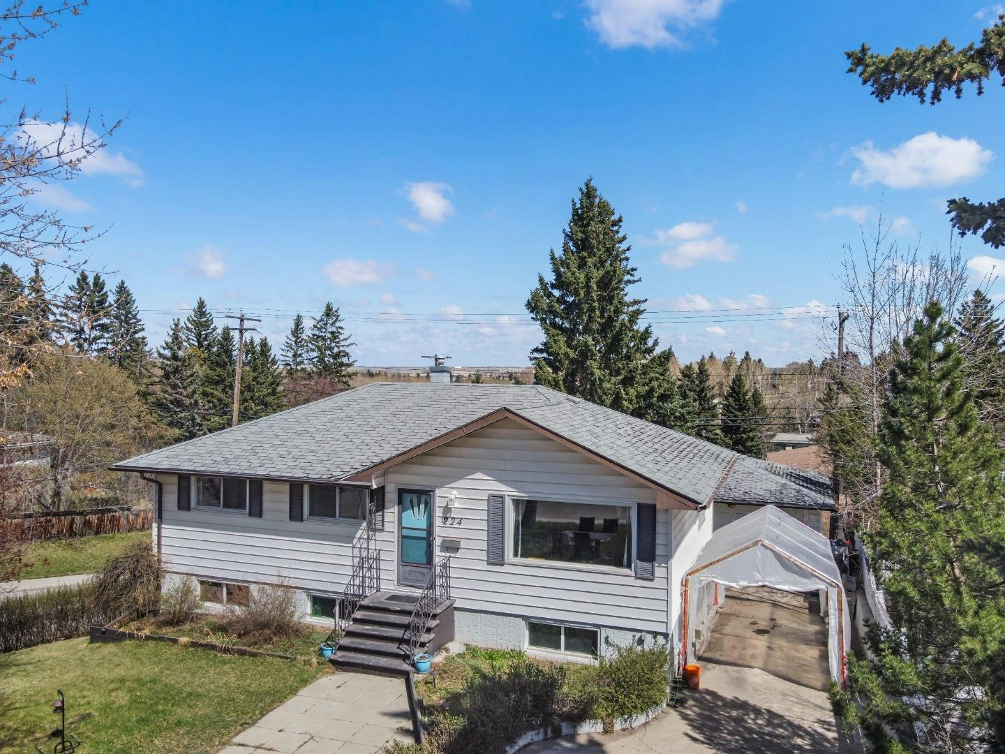224 Hendon Drive NW, Calgary, AB, T2K 1Z2