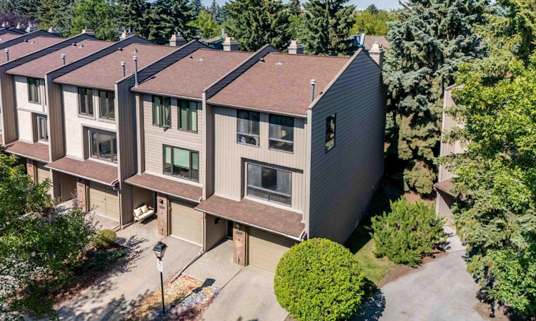 22 Point Mckay Court NW