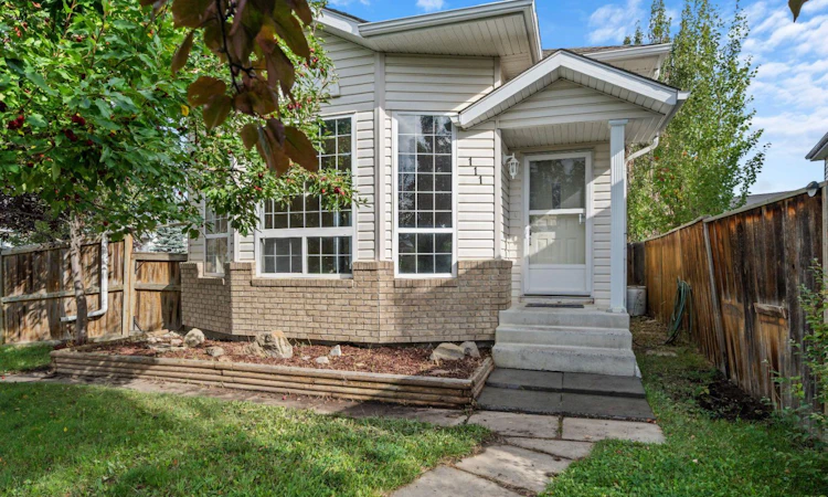 111 Martinvalley Place NE