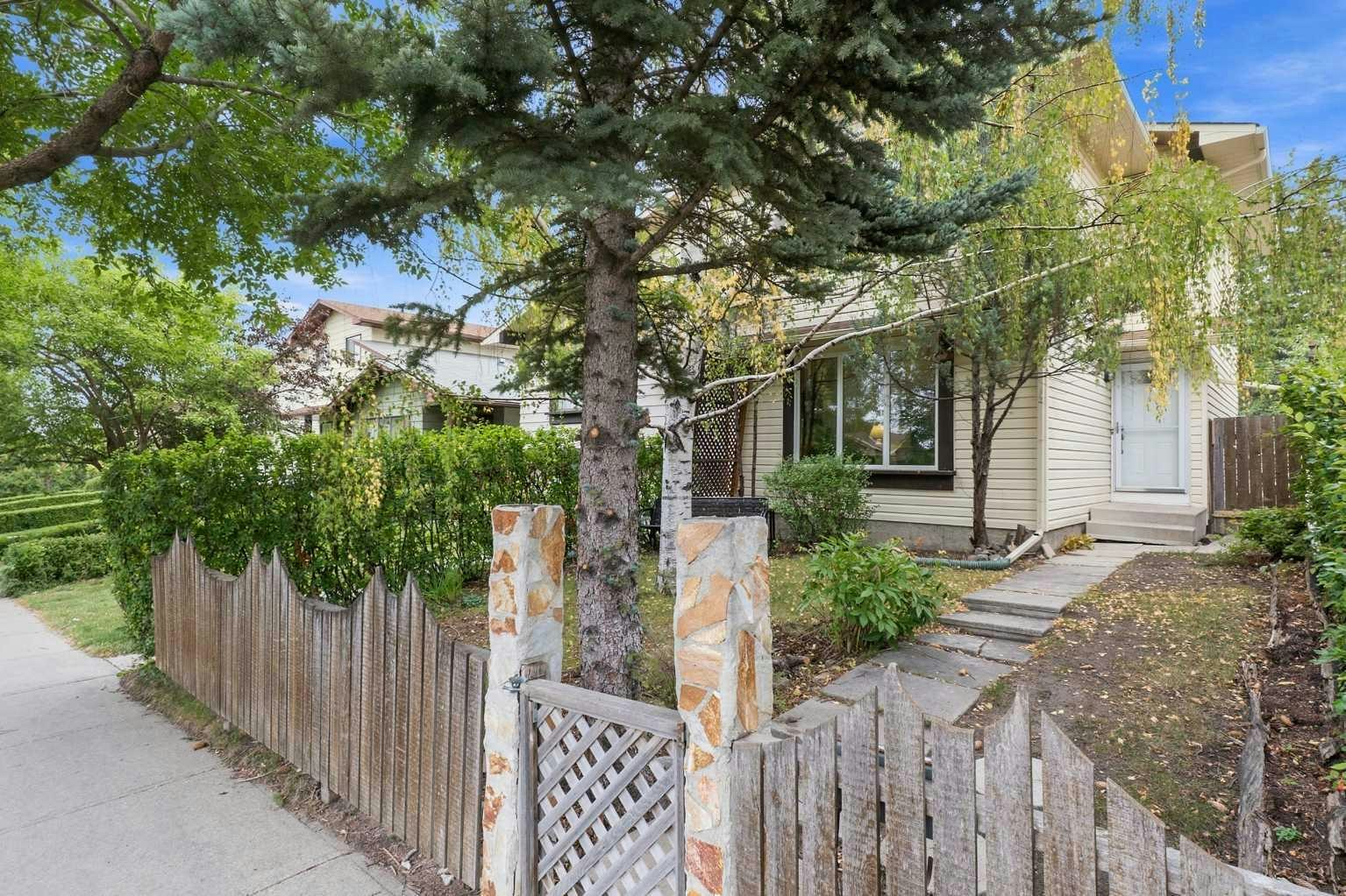 30 Bermuda Drive NW, Calgary, AB, T3K 1H7