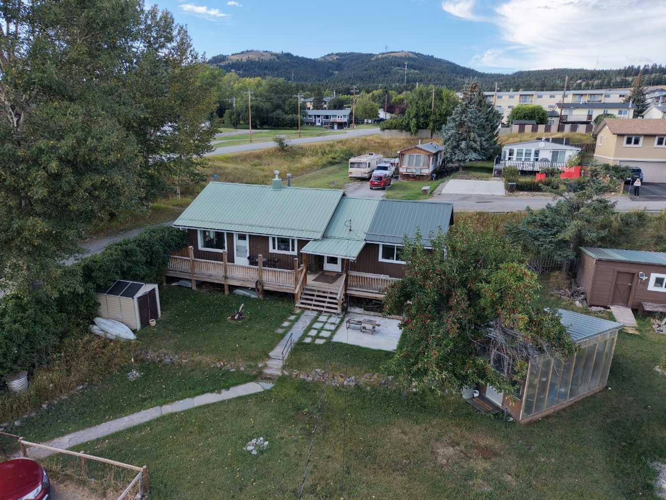 8602 21 Avenue, Crowsnest Pass, AB, T0K 0M0