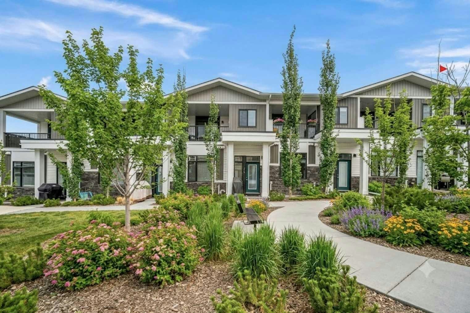 210 Crestbrook Common SW, Calgary, AB, T3B 6L1