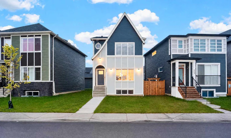 245 Walcrest Way SE