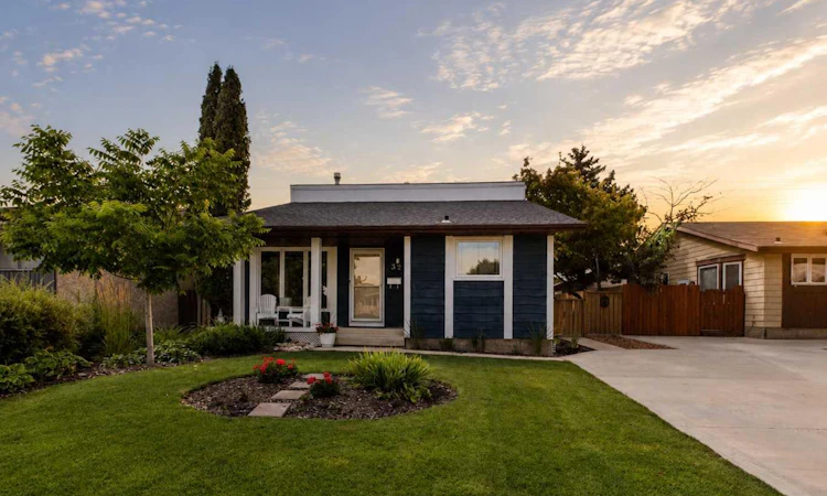 32 Haliburton Crescent