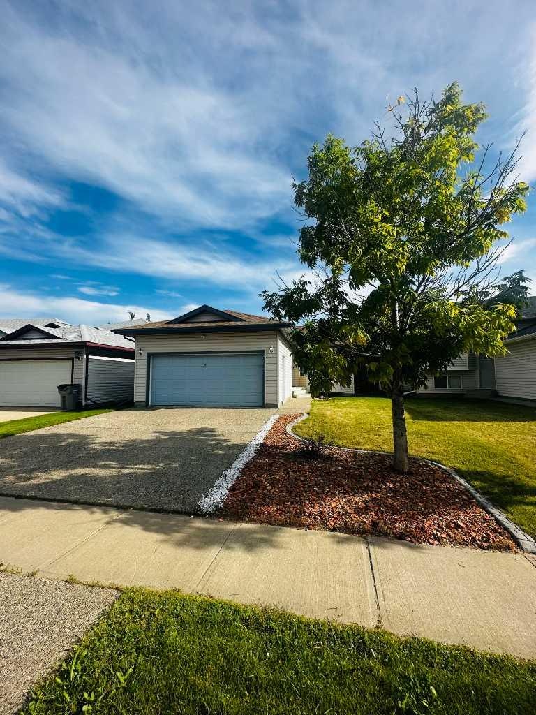 10625 Royal Oaks Drive, Grande Prairie, AB, T8V 8G3