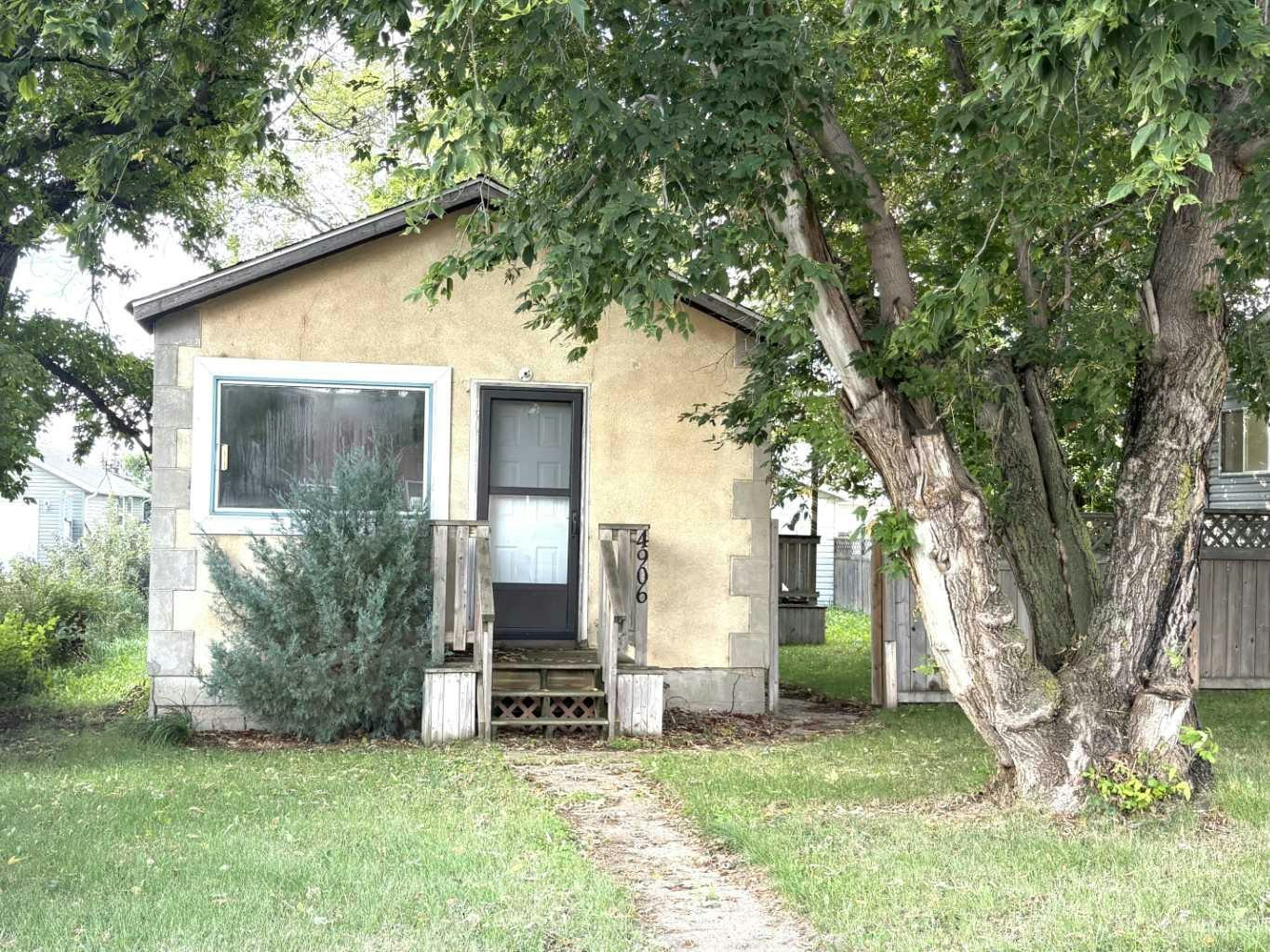 4906 49 Avenue, Rural Flagstaff County, AB, T0B 1N0