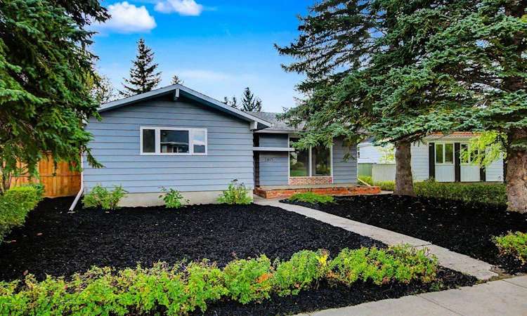 2015 Palliser Drive SW
