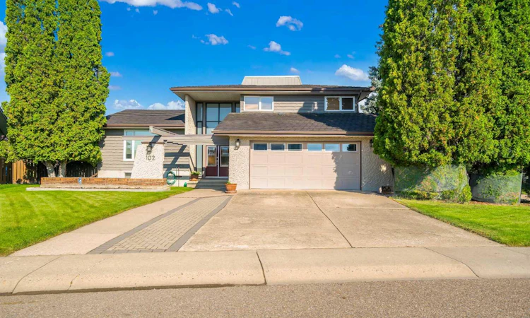 102 Markwick Drive SE