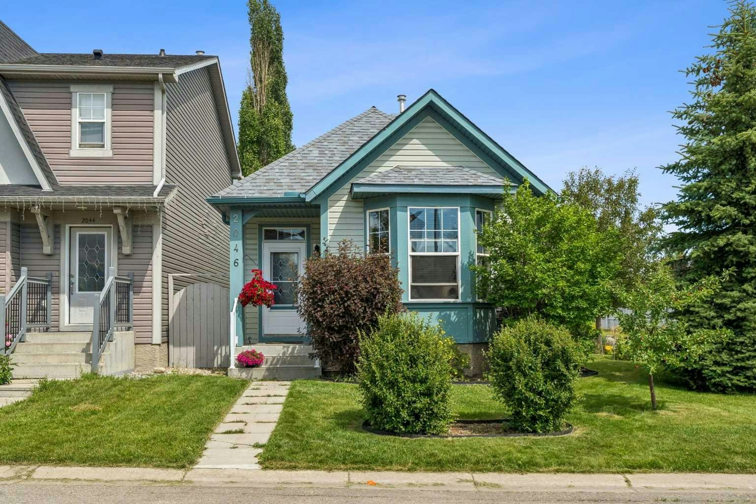 2046 New Brighton Gardens SE, Calgary, AB, T2Z 4X4