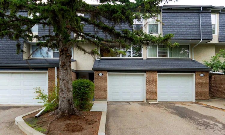 386 Brae Glen Crescent SW