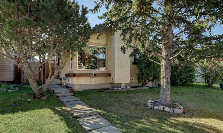 31 Castledale Way NE
