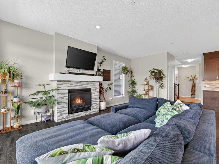 15 Fireside Crescent, Cochrane, AB, T4C 2L4 - 14