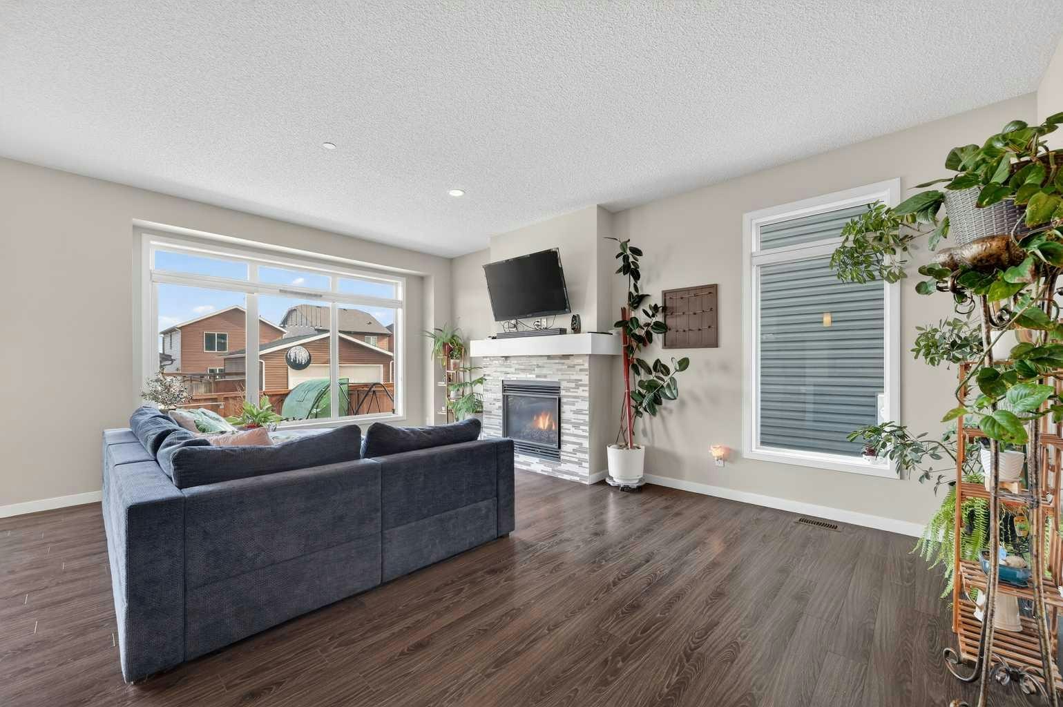 15 Fireside Crescent, Cochrane, AB, T4C 2L4 - 16