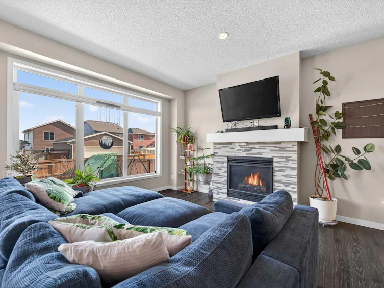 15 Fireside Crescent, Cochrane, AB, T4C 2L4 - 15