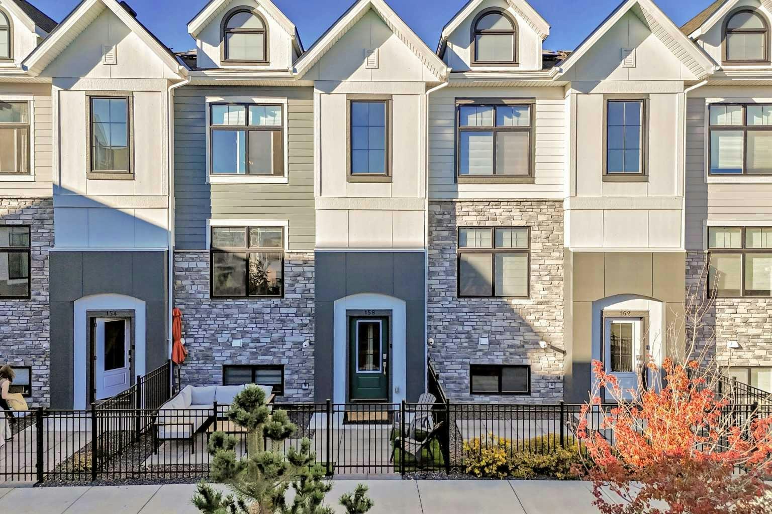 158 Les Jardins Park SE, Calgary, AB, T2C 5V3