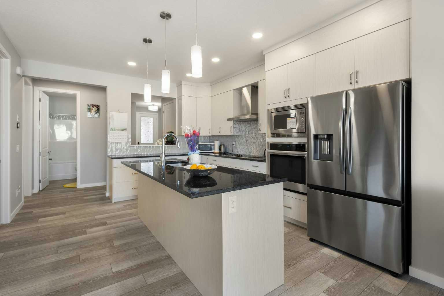 35 Lucas Passage NW, Calgary, AB, T3P 2E3