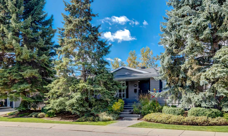 1048 Kerfoot Crescent SW