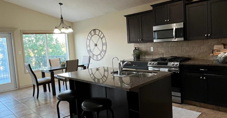 226 Gateway Manor S, Lethbridge, AB, T1K 5S1 - 3