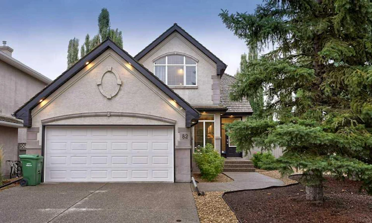 82 Mt Douglas Circle SE