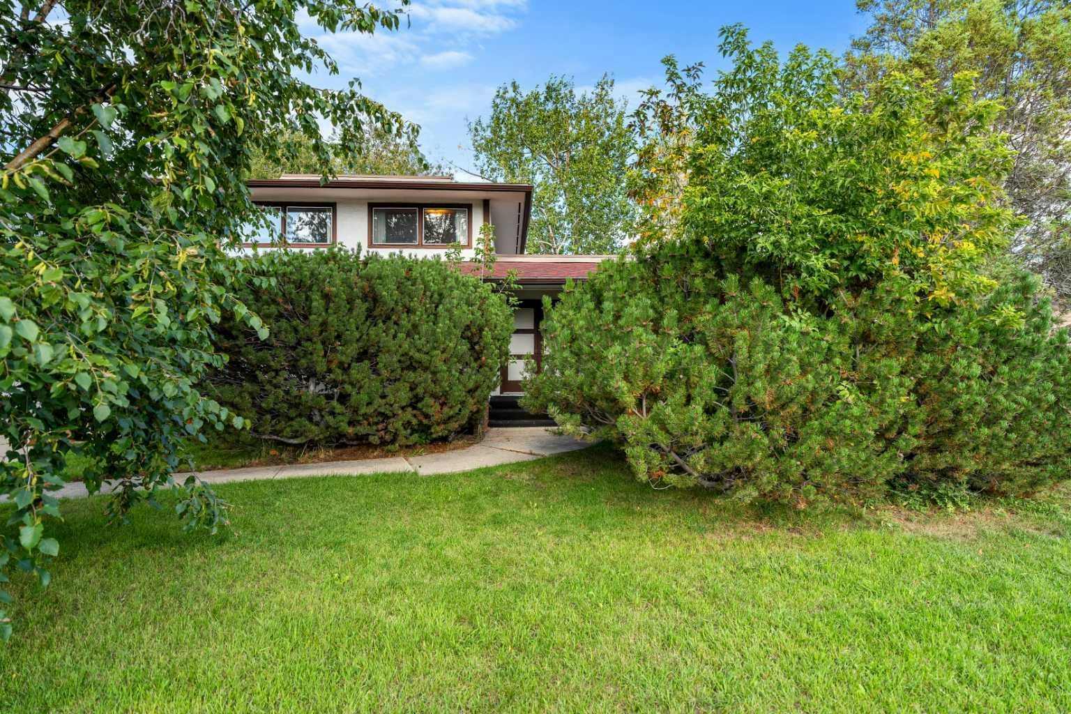 24 Mapleglade Close SE, Calgary, AB, T2J 2G9