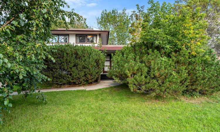 24 Mapleglade Close SE