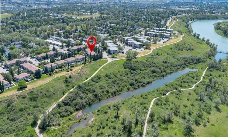 110S-203 Lynnview Road SE