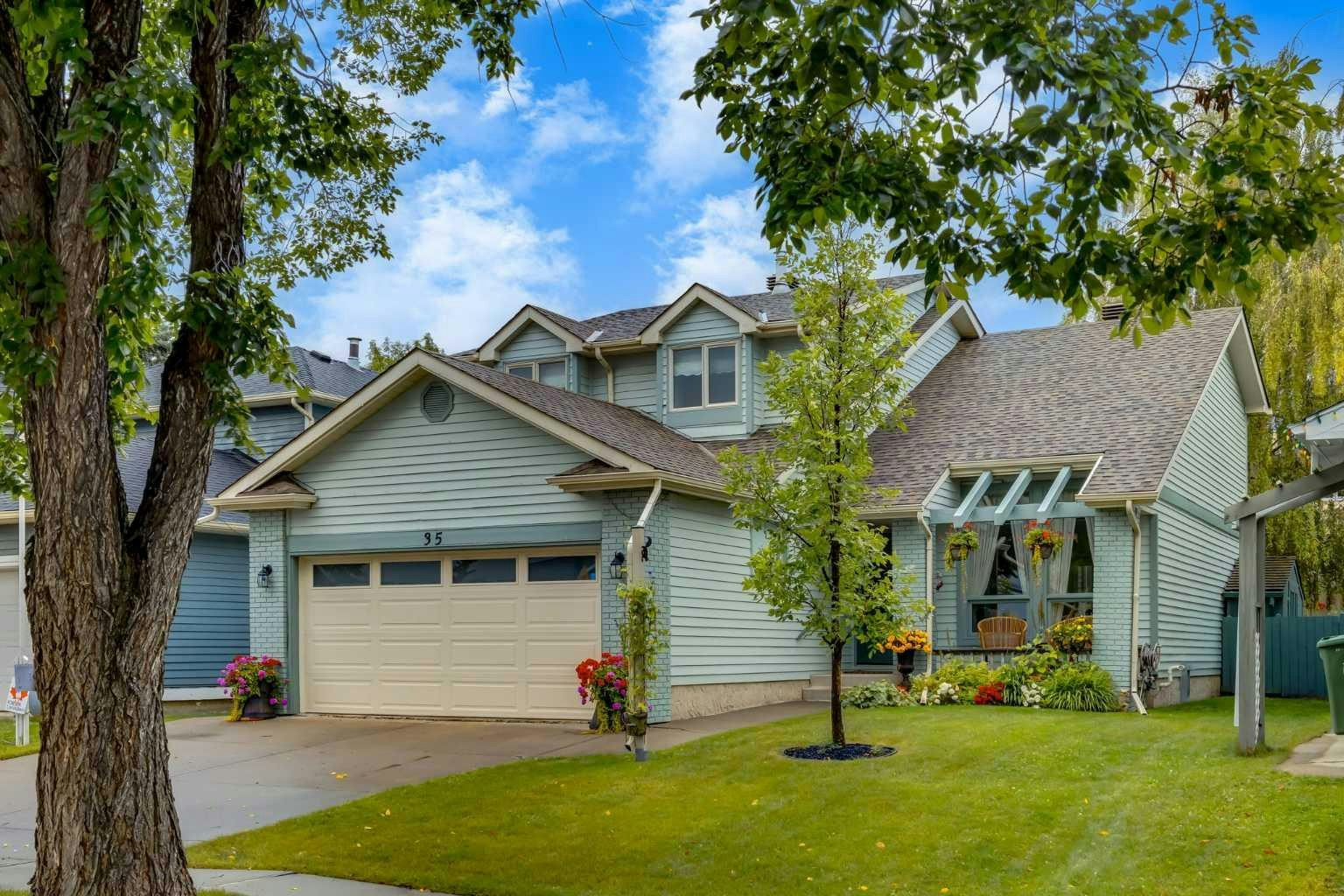 35 Millrise Way SW, Calgary, AB, T2Y 2N9