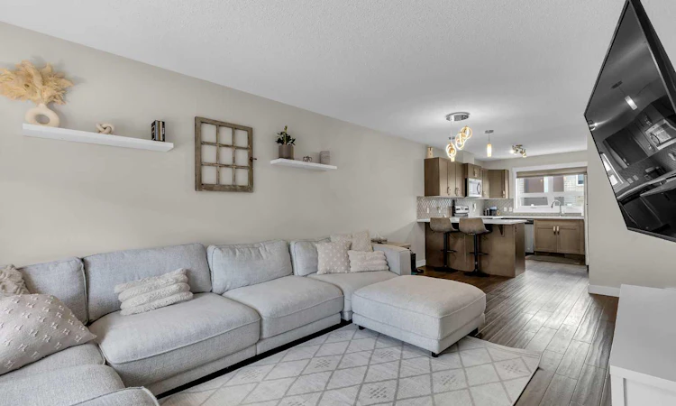 305-2461 Baysprings Link SW
