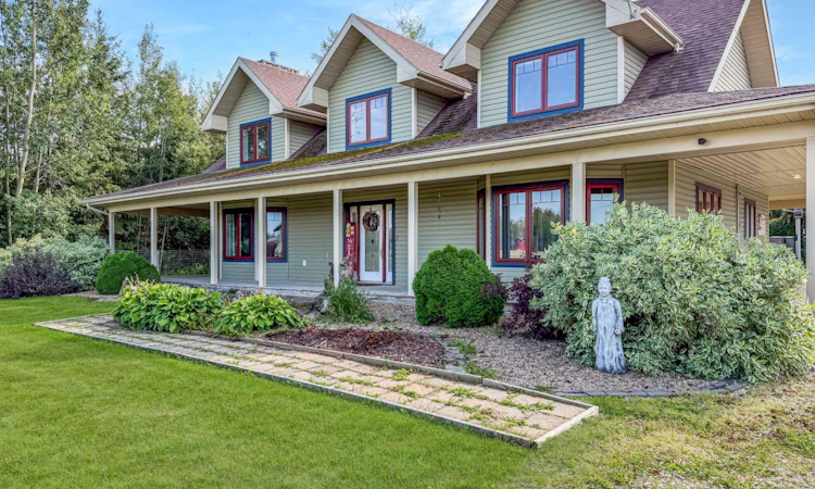 15 2 Avenue SW