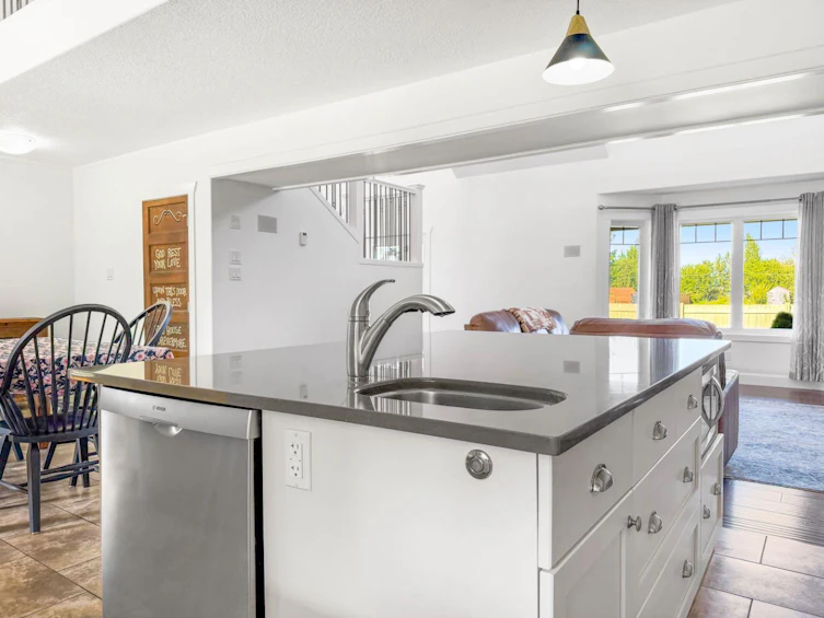 15 2 Avenue SW, Big Lakes County, AB, T0G 1J0 - 15