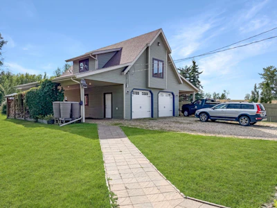 15 2 Avenue SW - 4