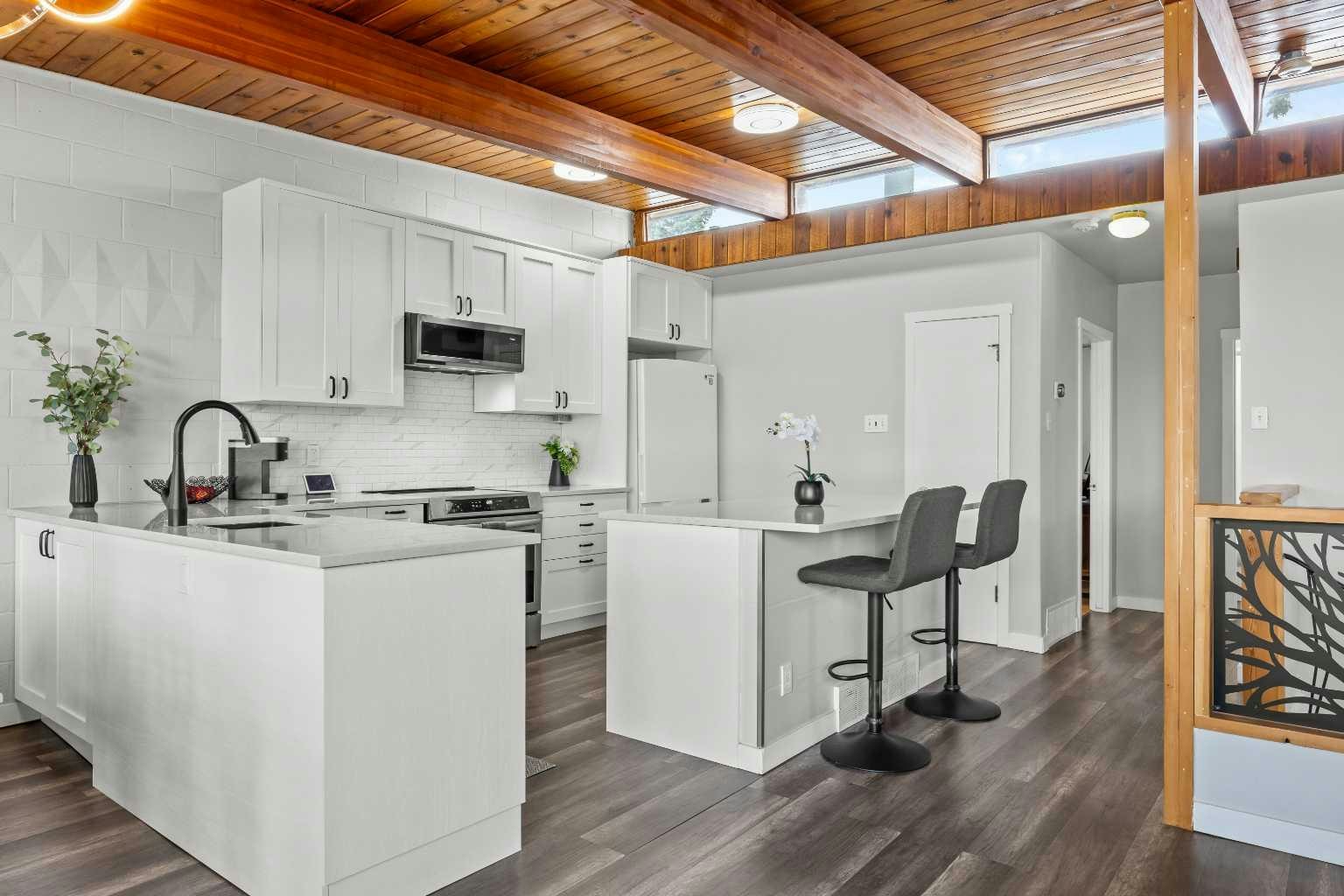 3910 12 Avenue SW, Calgary, AB, T3C 0S8