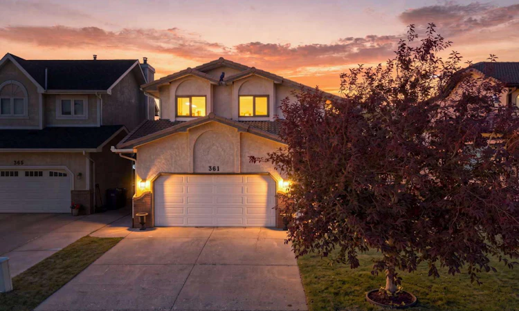 361 Santana Bay NW