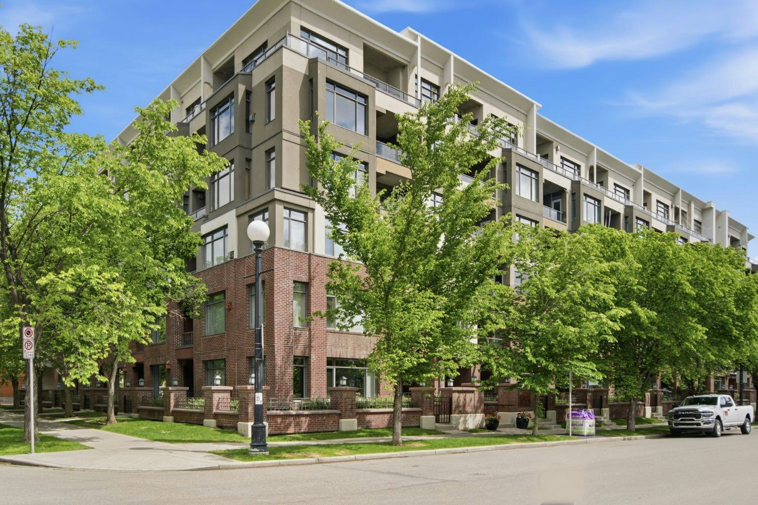 438-930 Centre Avenue NE, Calgary, AB, T2E 9C8